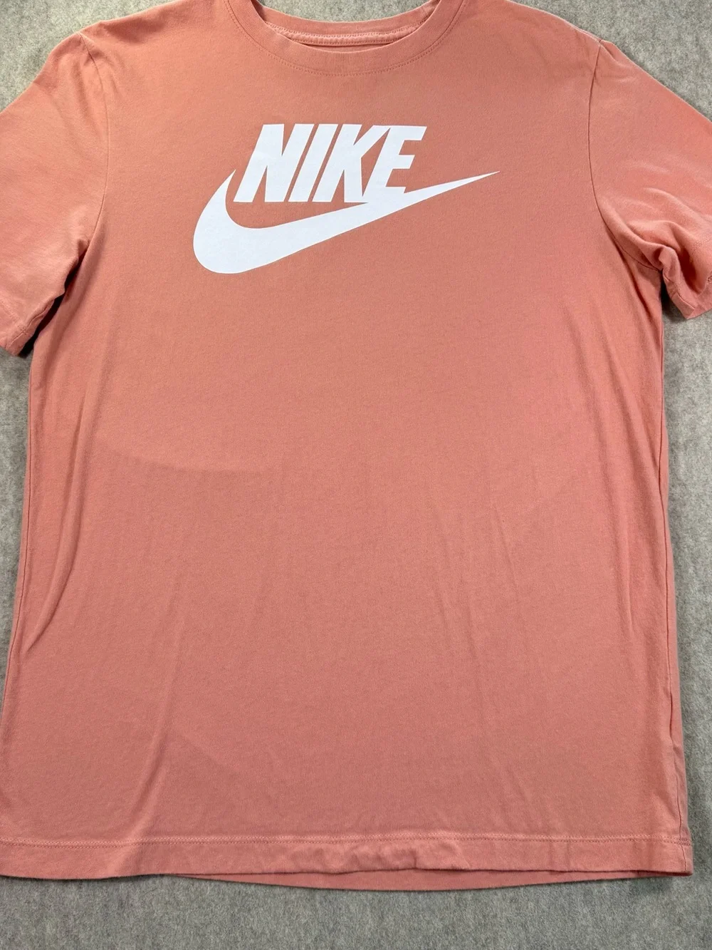 NIKE Classic Tee with Bold White Logo. Men M